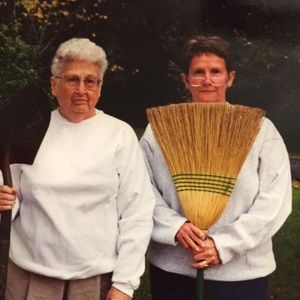 Meet your Posher, Linda